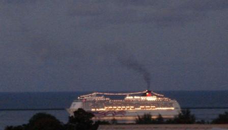 cruise ship in Hilo Bay